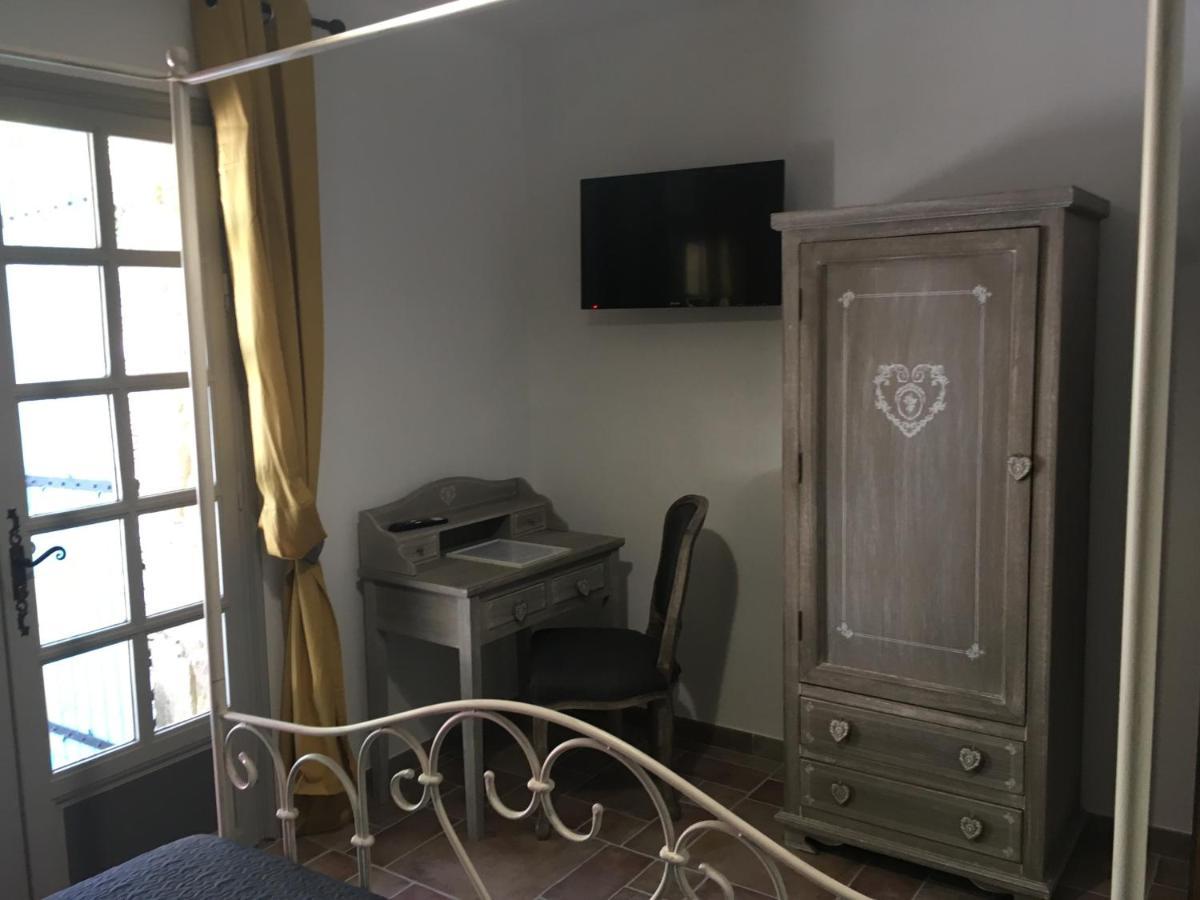 Mas De La Pinede Ex-Les Arbousiers Bed and Breakfast Bollène Εξωτερικό φωτογραφία